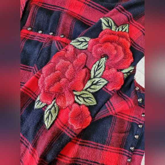 Rails Owen Cherry Patch button down - Picture 10 of 16